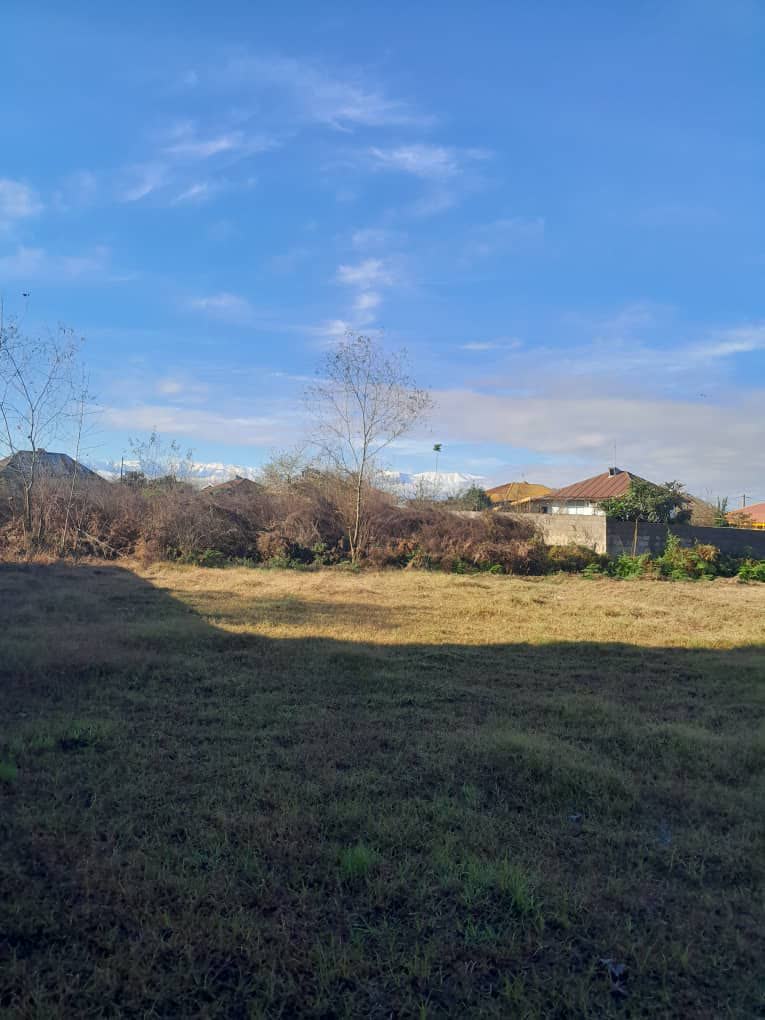 ✅250 متر زمین مسکونی ✅با جواز ساخت از بنیاد مسکن ✅دارای سند تک برگ ✅بر جاده آسفالت / دو بر ✅امتیازات سر زمین ✨اطراف ویلا سازی شده ☑️ مدارک معتبر و قابل استعلام ◀️دسترسی آسان به امکانات رفاهی روستا با فاصله 2 دقیقه ای *.....پرداخت منعطف: 800 نقد مابقی اقساط تا 3 الی 4 ماه.....*